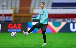 Ronaldo ra mắt máy tập gym “6 múi” tại nhà