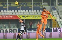 Ronaldo lại gây ấn tượng bằng màn không chiến trước Parma