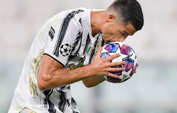 Ronaldo tạo dấu mốc đặc biệt ở Champions League bằng quả phạt đền