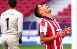 Luis Suarez tính đánh lừa trọng tài bằng yêu cầu kỳ lạ