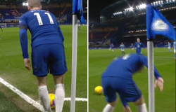 Timo Werner lóng ngóng đá phạt góc khiến thất bại của Chelsea thêm u ám