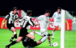 Tròn 22 năm Juventus nhận nỗi đau tột cùng ở Cúp C1