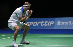 Kết quả cầu lông chung kết Thụy Sĩ Mở rộng: Viktor Axelsen và Carolina Marin vô địch dễ dàng