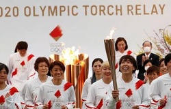 Lễ rước đuốc Olympic Tokyo 2020: Muộn 1 năm, trầm lắng nhưng phát đi thông điệp mạnh mẽ!