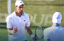Sao tennis Djokovic quá lợi hại: Đánh đôi vẫn vào chung kết!