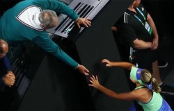 Quy luật tất yếu của tennis nhà nghề nhưng vẫn thấy đắng lòng: Ông bố huyền thoại bị con gái sa thải nhằm tìm kiếm thành công!