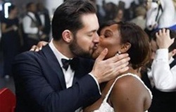 Serena Williams chưa quên nụ hôn đầu, dù... tởm!