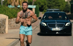 Dân mê chạy ngắm võ sĩ UFC Conor McGregor cởi trần khoe hình xăm, tập chạy leo dốc