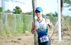 Tuyển thủ “Huyền thoại mùa thu” Cao Hà vô địch Hanoi Triathlon 2020