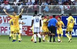 “Nam Định đá đâu cũng bị trọng tài thổi bất lợi”