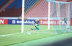 Neymar và nhiều cầu thủ bị cấm sút penalty kiểu Paradinha 