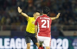 Trọng tài bỏ qua 2 quả penalty, Công Phượng phản ứng cực gắt
