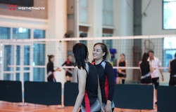 Thắng cả BHL, chuyền hai Linh Chi cùng đồng đội hân hoan như vô địch 