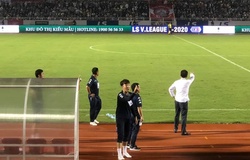 Trợ lý ngôn ngữ CLB TP. HCM bị phạt tiền vì hành vi khiếm nhã