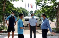 Hết cách ly, VFF cử y sĩ đi đón tân GĐKT 