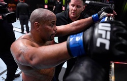 Daniel Cormier tiết lộ bị nhiễm COVID-19 trước khi đấu Stipe Miocic