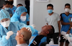 Trọng tài xét nghiệm COVID-19 trước đợt tập huấn giữa mùa