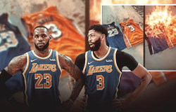 Người hâm mộ đốt áo LeBron và A.Davis sau khi quỳ gối hát quốc ca 