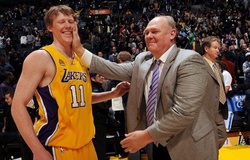 Bóng rổ - Liều thuốc chữa căn bệnh ung thư của 2 cha con tại NBA