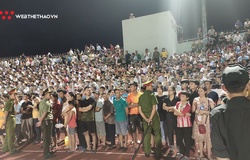 Án phạt “đánh khẽ” dành cho BTC sân Hà Tĩnh sau sự cố vỡ sân