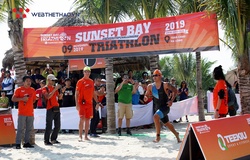 Giải 3 môn phối hợp hoàng hôn Tuần Châu Sunset Bay Triathlon 2020 chốt ngày tổ chức