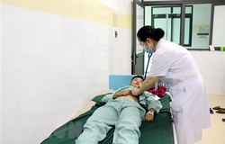 37 VĐV Sơn La nhập viện sau bữa ăn tập thể