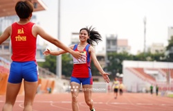 Tổ chạy 4x400m nam nữ Việt Nam giành HCV áp đảo tại giải điền kinh Philippines 2023