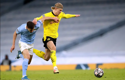 Haaland “bắt nạt” Dias bằng sức mạnh khủng khiếp ở Champions League