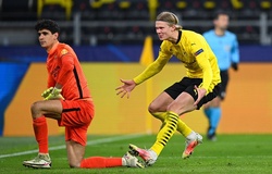 Erling Haaland lập kỷ lục ghi bàn ở tuổi 20 tại Champions League