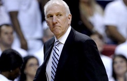 Đâu là lí do khiến huyền thoại Gregg Popovich tự vả vào mặt mình