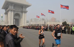 Không chỉ có vệ sĩ chạy bộ, Triều Tiên còn có giải chạy Bình Nhưỡng Marathon đáng phải thử một lần trong đời