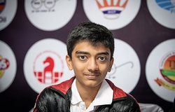 Thần đồng cờ vua 13 tuổi Ấn Độ dẫn đầu HDBank Cup 2019