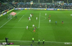 Tại sao VAR không được sử dụng khi Aguero ghi bàn trong tư thế việt vị?