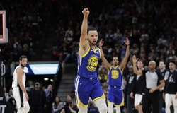 Stephen Curry ném 3/4 sân, Warriors vẫn làm bại tướng trước "già gân" San Antonio Spurs