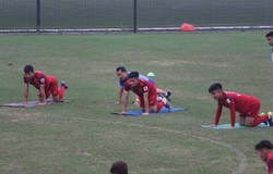 Tuyến giữa “mỏng cơm” lạc giữa những “cây sào” của U23 Việt Nam