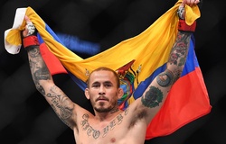 UFC Fight Night 148: Marlon Vera thắng TKO nhưng có bị sai luật không ?