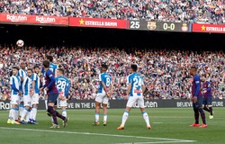 Đối thủ không biết phòng ngự như thế nào khi Messi đá phạt