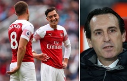 HLV Emery phản ứng khó tin trước phong độ thăng hoa của Mesut Ozil