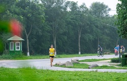 Mục kích đường chạy marathon "Hoa vàng trên cỏ xanh" Ecopark