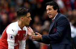 HLV Emery làm sáng tỏ cơ hội đá chính của Mesut Ozil sau khi hồi sinh phong độ