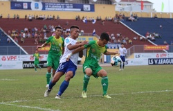 Kết quả hạng Nhất ngày 7/4: Vị thế ứng viên vô địch và cơn “khô hạn” bàn thắng