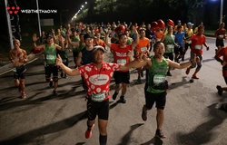 Chùm ảnh: Hàng ngàn runner sải chân "khai tiệc" Ecopark Marathon 2019