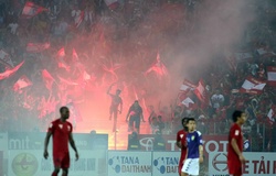 Từ vụ đốt pháo sáng của CĐV Hải Phòng: Án phạt kiểu lạ thường ở Việt Nam!