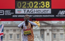 Khoảnh khắc về đích và kết quả chung cuộc London Marathon 2019