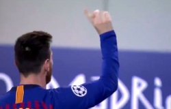 Messi nói gì với CĐV sau khi ghi bàn đầu tiên vào lưới Liverpool?