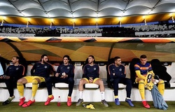 Huyền thoại Chelsea chỉ trích HLV Sarri vì quyết định khó hiểu khiến Chelsea hòa Frankfurt