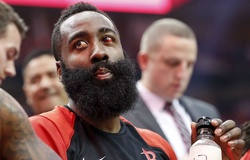 Golden State Warriors nghĩ rằng James Harden chấn thương ở mắt chỉ là diễn?