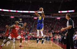 Vắng Durant, lão tướng Andre Iguodala bật chế độ 2013 giúp Warriors làm nên kỳ tích