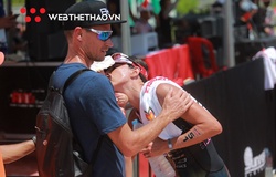 Nụ hôn nồng cháy của cựu vương IRONMAN 70.3 vô địch châu Á Thái Bình Dương Vietnam 2019 sau vạch đích