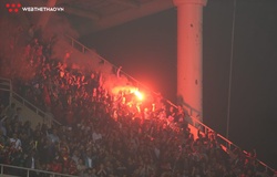 VFF và những lần cắn răng nộp phạt vì CĐV đốt pháo sáng